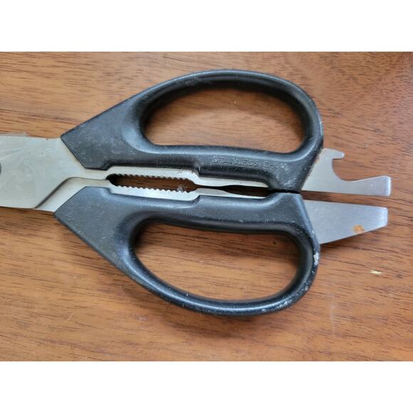 Chicago Cutlery Kitchen Shears/Scissors - Utility Tool w/Black Plastic Handle - Picture 6 of 10